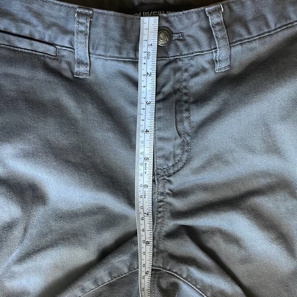 **SALE**3/$15! Quicksilver flat front gray shorts men’s 27 - Picture 13 of 13